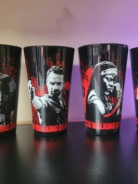 The Walking Dead Black and Red Character Pint Glass
